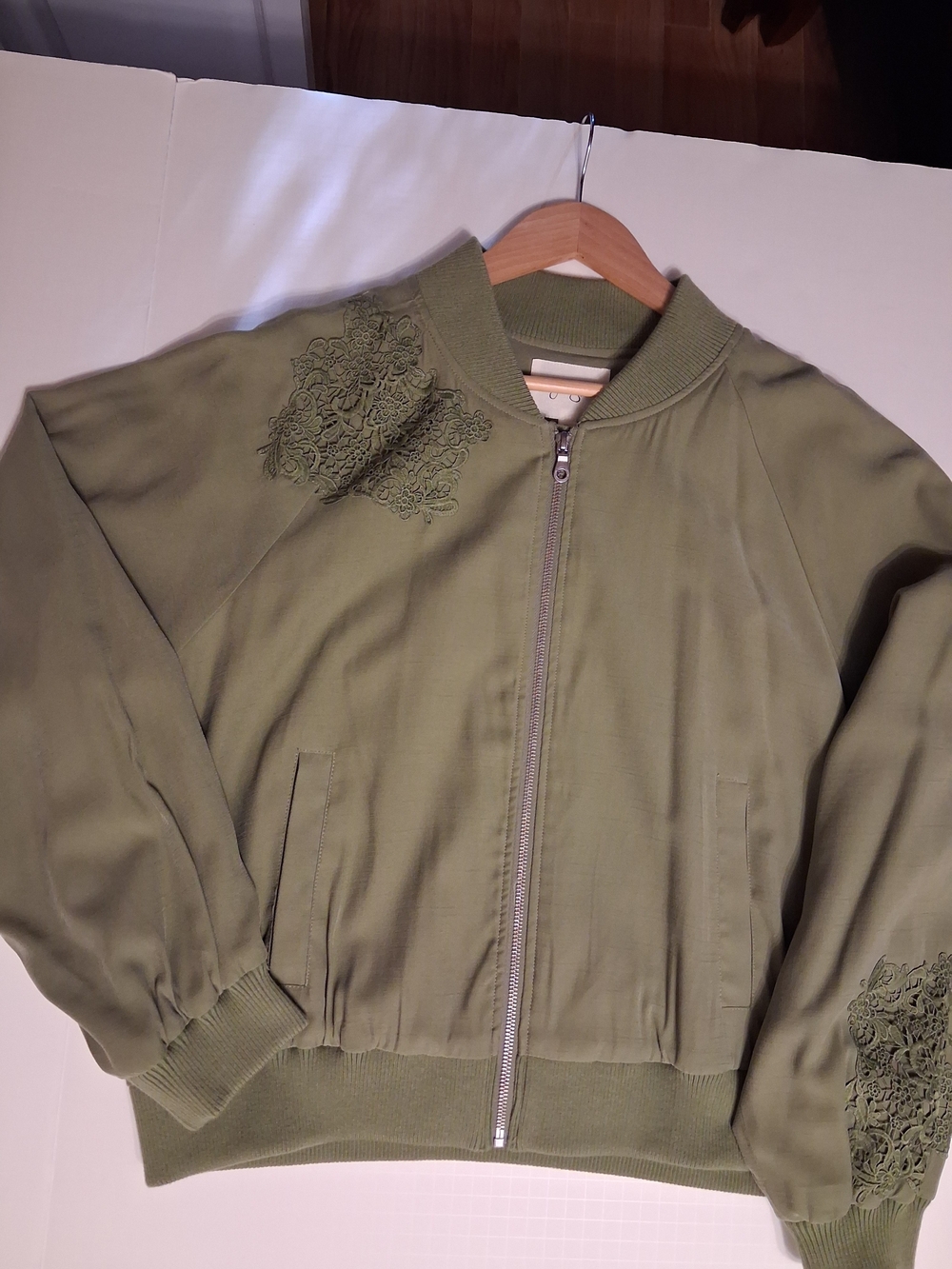 Jessica Simpson Mayfly Fynn Floral Embroidered Bomber Jacket Green XL NWT